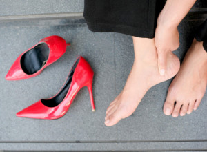 Napravite sami kod kuće: Recept za hidratantnu kremu koja pomaže kod ispucalih peta!