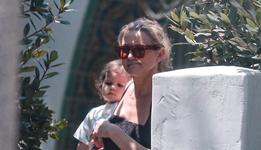 "Živim kao ZVER": Bila je NAJLEPŠA glumica, zarađivala je MILIONE, sve je to ODBACILA i sada se više ni ne UMIVA