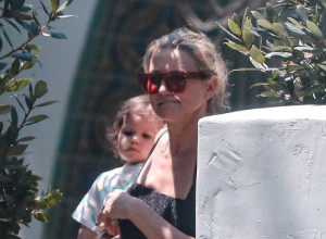 "Živim kao ZVER": Bila je NAJLEPŠA glumica, zarađivala je MILIONE, sve je to ODBACILA i sada se više ni ne UMIVA