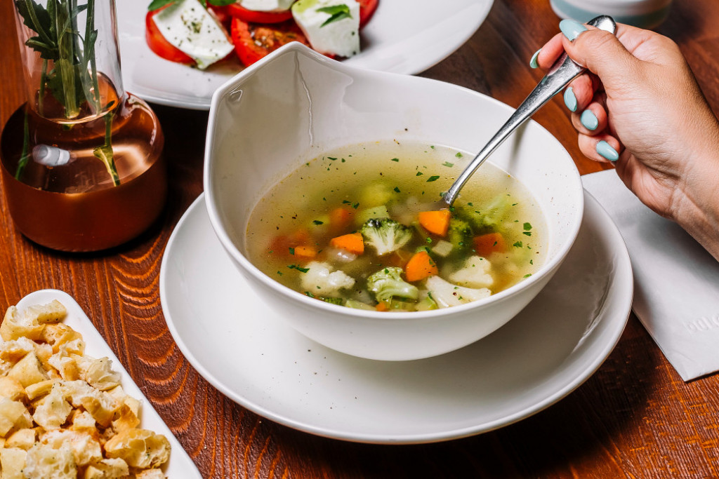 Kako da ne "vučemo" prehladu naredna 2 meseca: Nutricionistkinja savetuje koje namirnice i vitamini vraćaju snagu