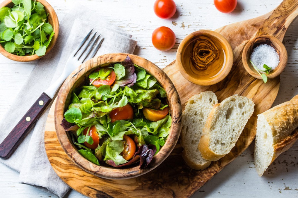 Leči i čuva SVE ŽIVO, srce, kosu i imunitet: Retko ko jede OVU BILJKU, a puna je VITAMINA C i sadrži više GVOŽĐA od spanaća