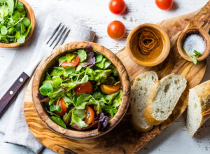 Leči i čuva SVE ŽIVO, srce, kosu i imunitet: Retko ko jede OVU BILJKU, a puna je VITAMINA C i sadrži više GVOŽĐA od spanaća