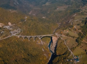 NI TRAGA OD DEČAKA KOJI JE NESTAO U KANJONU TARE: Danima češljaju reku, juče čamcima prešli čak 30 kilometara