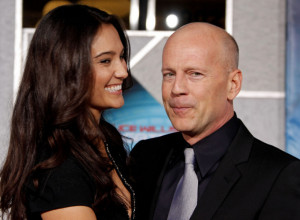 Nikad nije KASNO: Predivna ljubavna priča Brusa Vilisa, u 57. godini je pronašao LJUBAV svog života