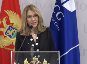 BRATIĆ REAGOVALA NA TEKST POBJEDE: Novac dodeljen ministarstvu prosvete "pojeo"sistem JEDAN ZAPOSLENI- 4 GLASA