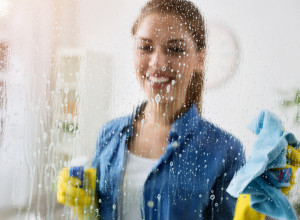 Revolucionarni TRIK za savršeno čiste prozore: Evo kako da vam STAKLA zablistaju