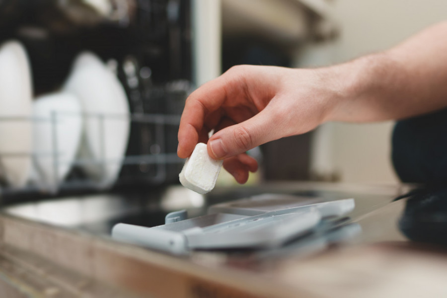 Blistavo čisto posuđe tokom svakog pranja: Izbegavajte jednu stvar tokom mašinskog pranja, važno je