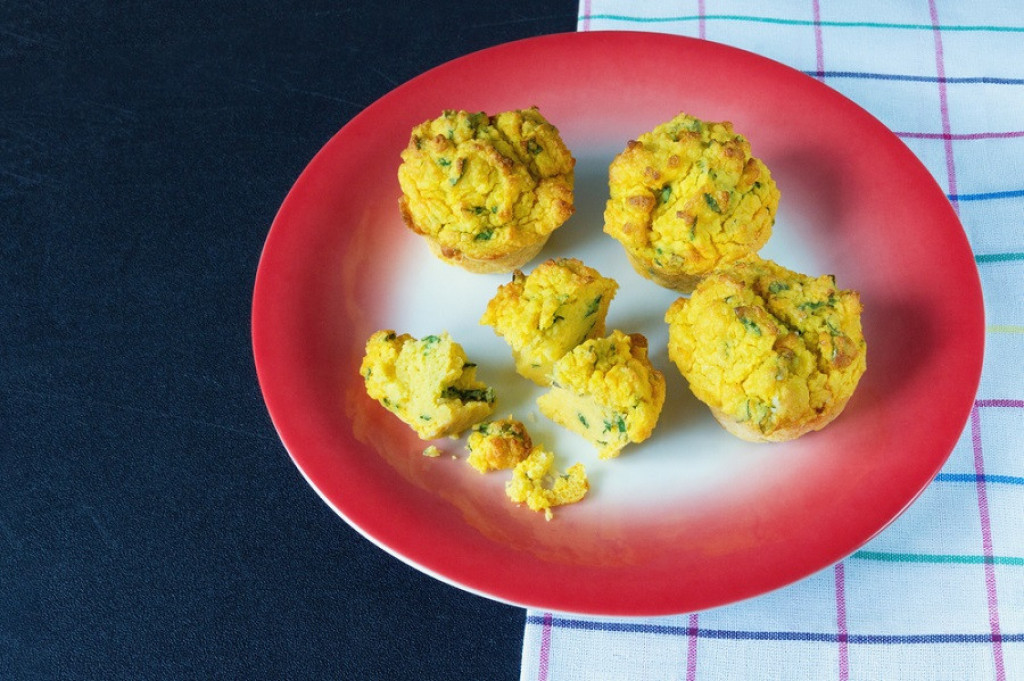 Recept za POSNU PROJU sa mladim lukom: Potrebno je SAMO 5 sastojaka, a košta MANJE od 300 dinara