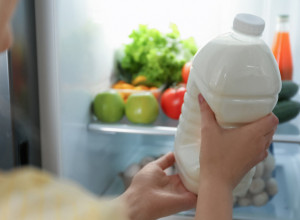 Izbegavajte JOGURT u ovim situacijama: Koristan je samo ako ga uzimate u pravo vreme i to TAČAN BROJ čaša