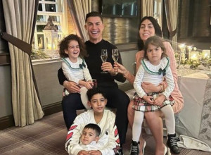 Najemotivnija PORUKA fudbalera, zauvek će biti POSEBNA ljubav: Kristijano Ronaldo objavio PRVU FOTOGRAFIJU sa ćerkicom