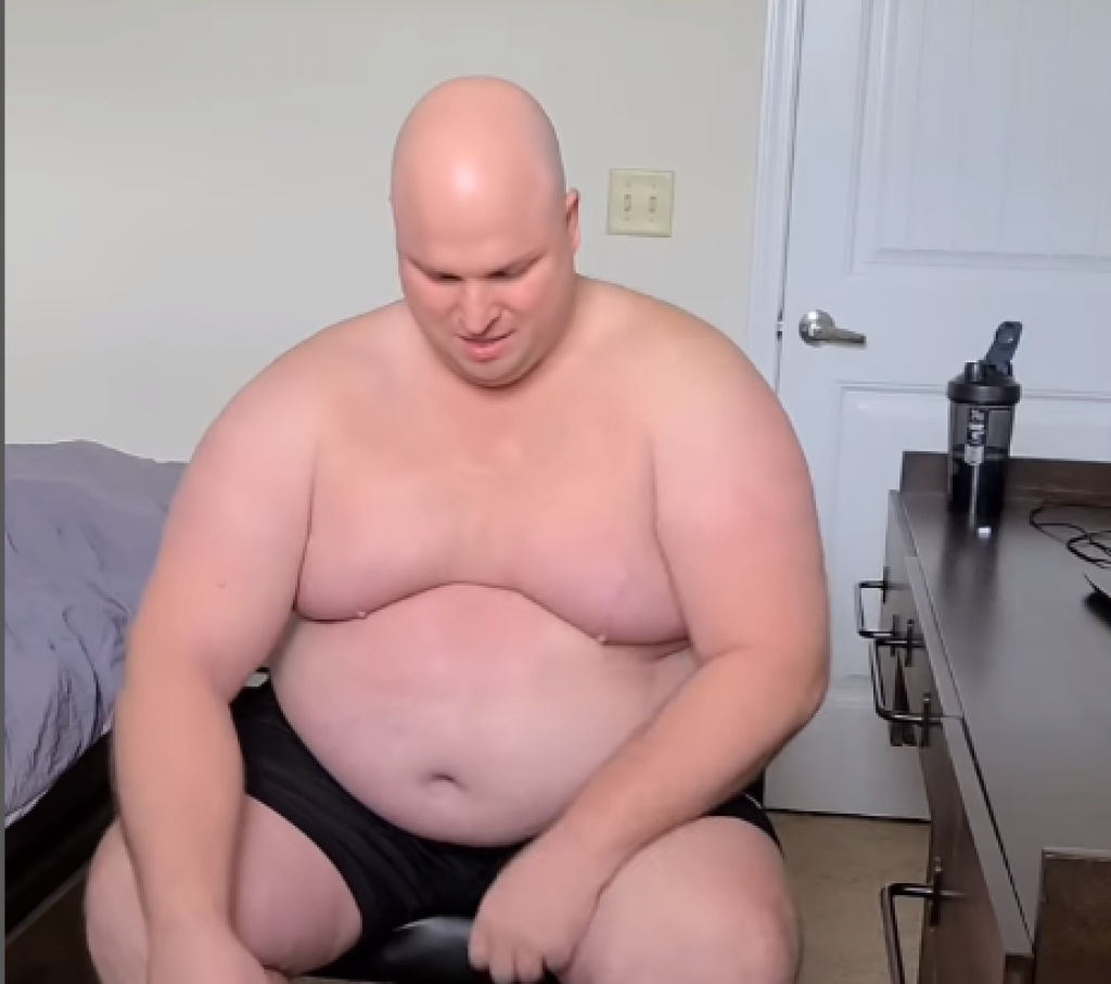 Svako može da ima telo iz SNOVA: Ovaj muškarac se ugojio čak 45 kilograma kako bi pokazao ljudima kako da ih SKINU, sad izgleda fenomenalno (FOTO)!