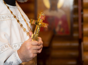 Danas je najvažnije izgovoriti ovu MOLITVU: Donosi zaštitu i MIR celoj porodici, značajnija je od svih navedenih OBIČAJA!