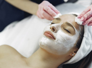 Ovaj tretman lica koji radite kod kuće daje efekat kao iz SALONA: Ispratite detaljan vodič čišćenja za negovanu i blistavu kožu