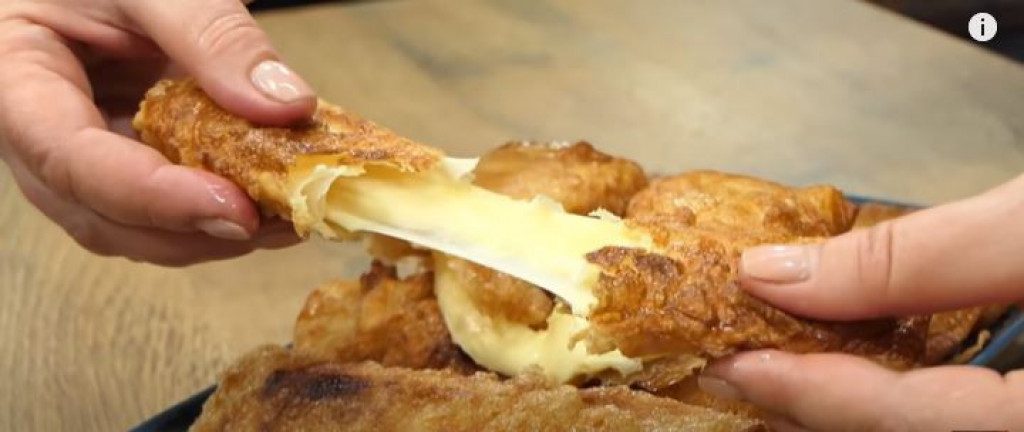 BRZA večera od samo TRI sastojka: Oduševićete celu PORODICU sa ovim jednostanim a PREUKUSNIM jelom (VIDEO)