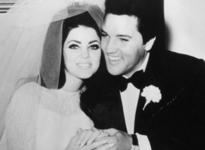 Sama TORTA je koštala kao jedan NOVIJI AUTO: Ceo svet je pričao o venčanju KRALJA ROKENROLA, preminuo je MLAD, a evo kako danas izgleda bivša žena Elvisa Prislija! (FOTO)