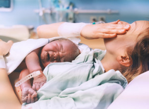 Ispovest OCA koja je POTRESLA Srbiju: "Da je moja supruga znala šta nosi, NIKAD je ne bi RODILA", javnost je UZNEMIRENA onim što mu je doktor saopštio