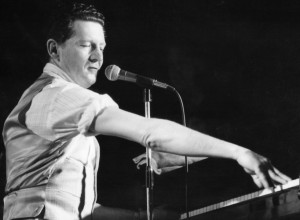 Zvali su ga "Naslednik Elvisa Prislija": Brak sa MALOLETNICOM ga je skupo koštao, zbog odgovora na jedno novinarsko pitanje, brzinom svetlosti je bio na DNU!