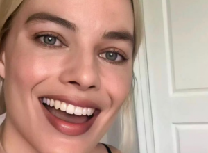 ,,Barbi'' DIJETA sve je popularnija u SVETU: Prelepa GLUMICA tvrdi da baš sa njom održava svoju VITKU figuru