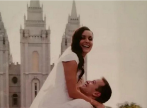 Šta OVDE nije u redu? Fotografija je zaludela INTERNET, ljudi se pitaju šta je mladi sa NOGAMA i nikome nije jasno!