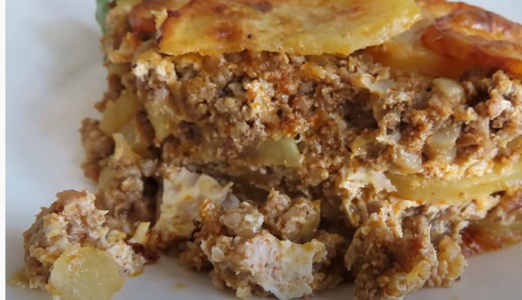 Najbolji RECEPT za MUSAKU: Sočna sa HRSKAVIM krompirima, idealna za porodični ručak