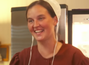 Sara je iz AMIŠKE porodice i PRVI PUT je bila kod frizera: Kada su je sredili, jedva su je PREPOZNALI, a ona je ostala BEZ REČI