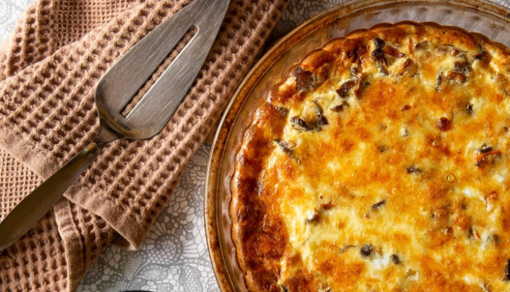 Recept za punjenu POGAČU: Toliko je MEKANA i SOČNA da će je će je svi ukućani OBOŽAVATI