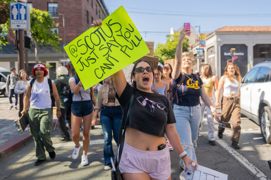 U Americi vladaju veliki NEREDI i PROTESTI, a predvodi ih naša POZNATA GLUMICA sa ćerkom! (VIDEO/FOTO)
