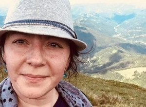 Mirjana je iz Beograda otišla na SELO, živi svoj san: Preokrenula je život iz KORENA, a sada svi dolaze kod NJE u potrazi za zdravim životom
