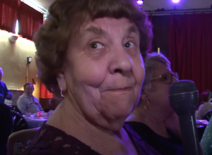 KLUB samo za PENZIONERE i njihove ŽURKE: Mlađi od 60 nemaju PRISTUP, a otvoren je zbog jednog NEOBIČNOG razloga (VIDEO)