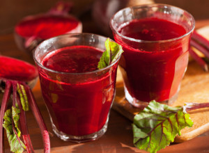 Napitak koji PROVERENO smanjuje povišen HOLESTEROL: Cvekla u kombinaciji sa ovim namirnicama prava je VITAMINSKA ,,bomba''