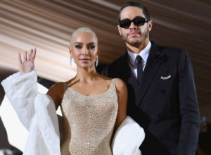 Postoji DOKAZ da je Kim Kardašijan UNIŠTILA haljinu Merilin Monro: Džabe je držala dijetu kada ju je UNAKAZILA za 11 minuta