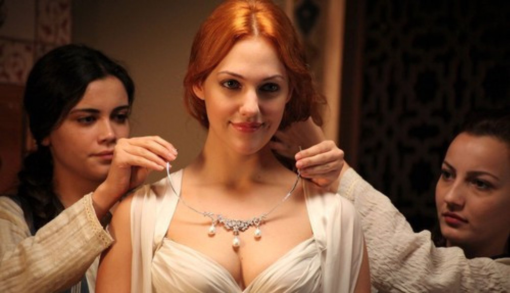 Čuvena Hurem je iza osmeha krila STRAŠNU životnu priču: Bila je bičevana, pokušala da se ubije, prolazila kroz pakao!