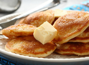 Mini PALAČINKE sa sirom: Recept kom niko za DORUČAK ne može odoleti, a uz mali trik možete ih i zalediti