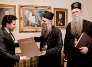 PORFIRIJE I JOANIKIJE PRIIMILI ABAZOVIĆA POD OSTROGOM Dritan: "Bila je velika čast razgovarati sa njima"
