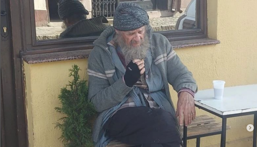 Bio je NAJVEĆI šmeker bivše Juge: Šetao Beverli Hilsom, ali se vraćao u NAŠU zemlju, objavio je FOTOGRAFIJE na kojima izgleda kao BESKUĆNIK!