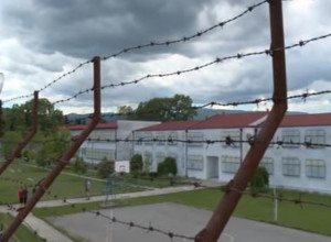 Neviđeno BAHAĆENJE u Spužu: Kavčani i škaljarci se opijaju i drogiraju u zatvoru, evo šta je sve nađeno