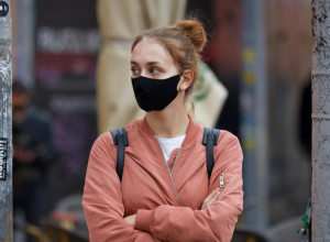 Korona je ponovo AKTUELNA: Simptomi su se PROMENILI, javio se  jedan NAJČUDNIJI, mnogi i ne pretpostavljaju da je OMIKRON BA.5 odgovoran