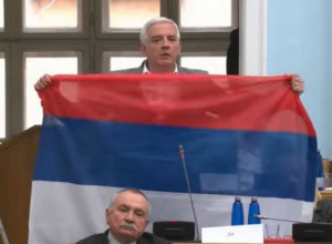 "MILO ODLAZI U PROŠLOST": Podrška DF-a Jakovu Milatoviću