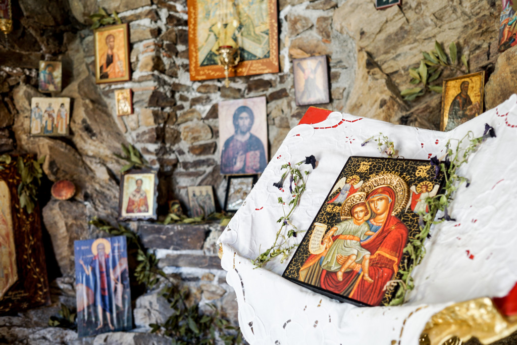 Danas se obeležava BLAŽENA DEVICA MUZA: Njoj se javila BOGORODICA, a onda je pala u krevet, evo šta se desilo 35. dana!