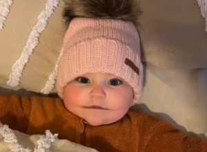Beba koja ima redak SINDROM očarala je celu PLANETU: Rođena je tako da ima stalno OSMEH na licu, ali ipak postoji LOŠA strana priče