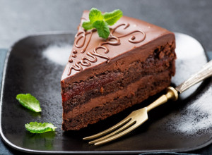 KREMASTA, RASKOŠNA, BOŽANSTVENA Njeno visočanstvo, torta Čokoladna kraljica, vrhunski užitak