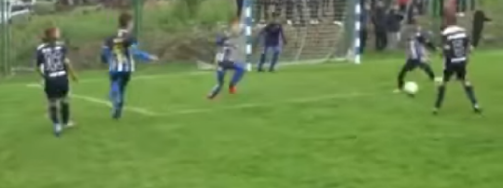 Pogledajte kako LANA DRIBLA kao RONALDO:  Ova devojčica iz Novog Sada proglašena je za NAJBOLJEG fudbalera među 200 DEČAKA!