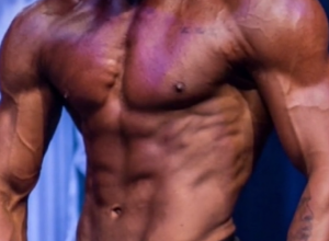 Žene zbog njegovih MIŠIĆA ostaju bez DAHA: Drage DEVOJKE ovo su njegovi USLOVI za vezu!