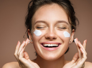 Najbolja MASKA za lice od samo TRI sastojka: Neka SUVA koža postane prošlost, ovo je idealna HIDRATACIJA!