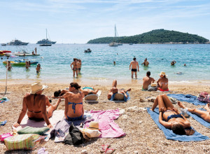 Zubar u GRČKOJ Siniši je SPASIO život, pa RASPLAKAO Srbiju: "Red Star, Olimpijakos, Partizan... Mi smo BRAĆA i ja BRATU ne naplaćujem"