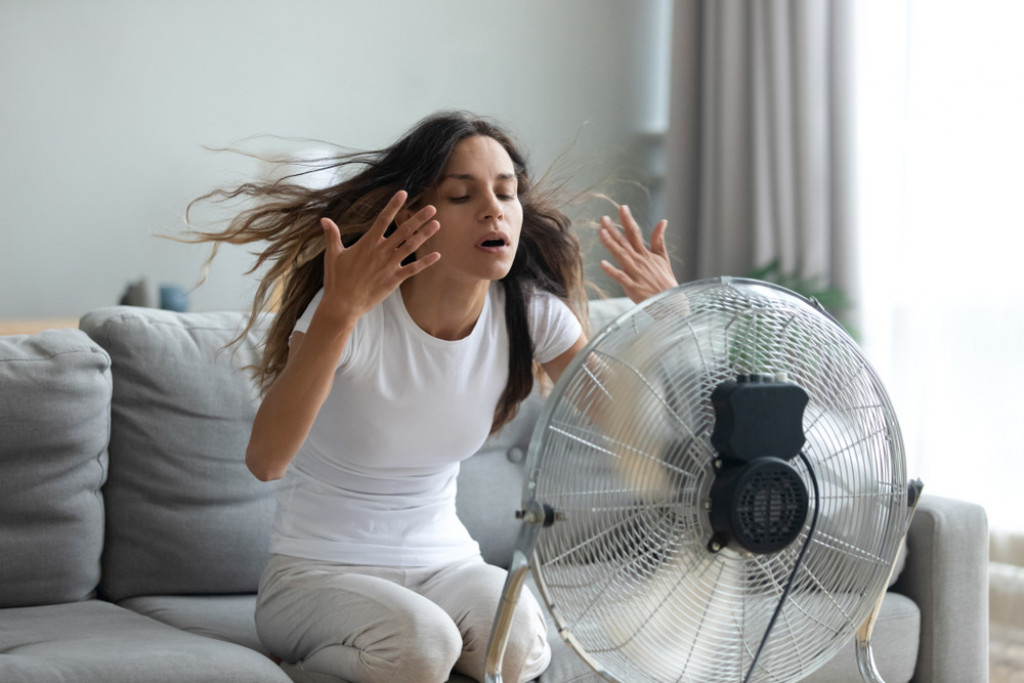 Trikovi koji će vam POMOĆI da se rashladite bez KLIME: Odlično će vam doći da u LETNJIM danima da uštedite NOVAC