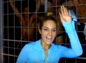 Njene HITOVE su svi obožavali, ali se povukla na VRHUNCU slave: Pevačica sada izgleda POTPUNO drugačije i bavi se DRUGIM poslom