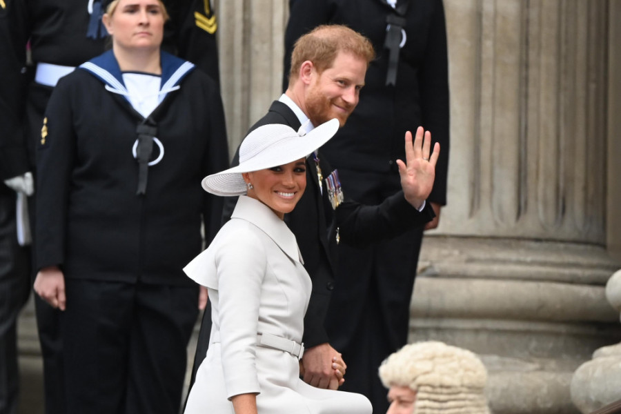 Nakon DVE GODINE ponovo u Londonu: Princ Hari i vojvotkinja Megan stali pred KRALJICU!