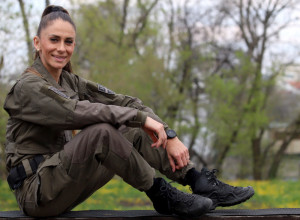 ŽENE U MUŠKIM POSLOVIMA: Nevena je "Kobra" i njoj retko koji muškarac sme da izađe na crtu!