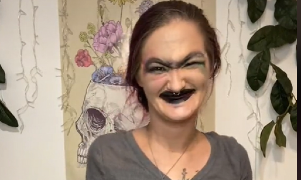 Koristila je drogu pa OSTALA bez ZUBA: Transformacije ove MAME izazivaju HAOS na INTERNETU!